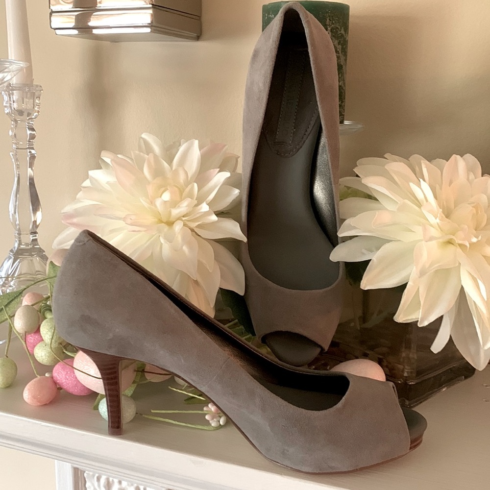 Banana Republic Smoke (grey) Kamea SIZE 7.5M